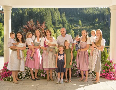 Familie Arnold mit Kinder und Enkel